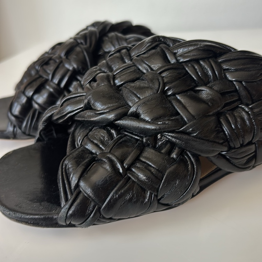 Bottega Veneta women's slides - Picture 11 of 12